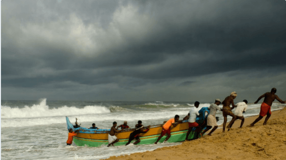 Cyclone Fani is travelling at a speed of 80-90 kmph to reach Tamil Nadu. cyclone fani