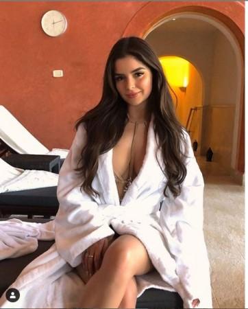 Demi Rose teases her assets in some sizzling lingerie in new snap
