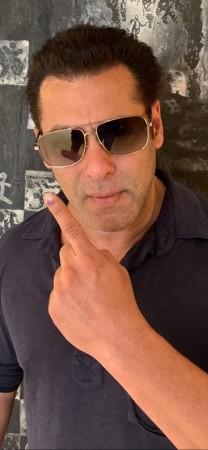 Salman Khan votes in Elections 2019. Salman Khan votes in Elections 2019