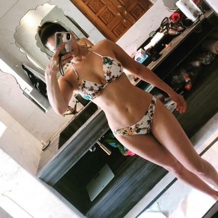 Sunny Leone flaunts her bikini body Sunny Leone