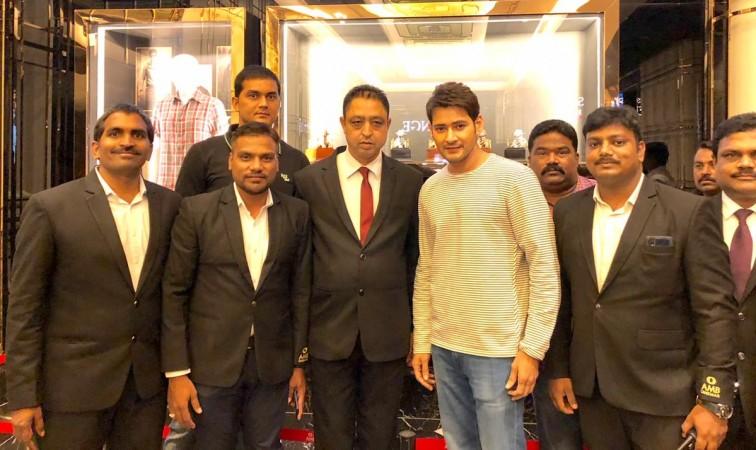 Mahesh Babu with AMB Cinemas staff Mahesh Babu with AMB Cinemas staff