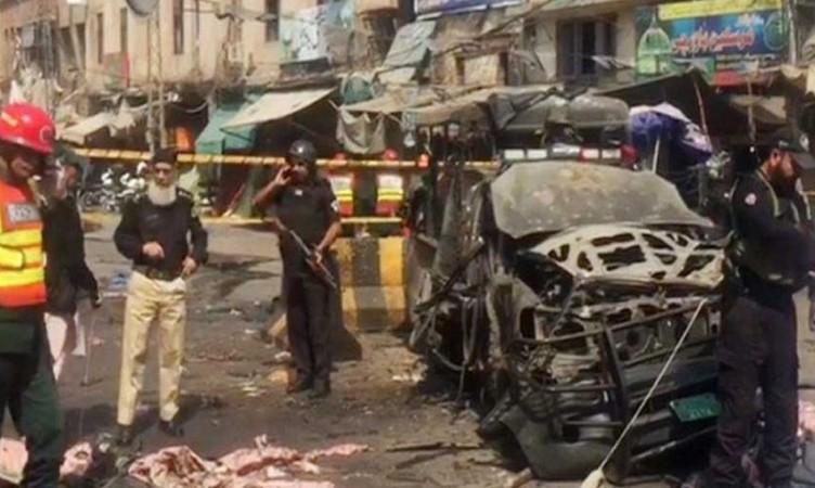 Blast outside major Sufi shrine in Pakistan Pakistan Blast