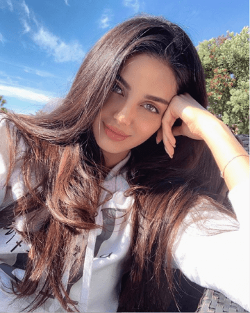 Mahlagha Jaberi, doppelganger of Aishwarya Rai Bachchan. Mahlagha Jaberi doppelganger of Aishwarya Rai Bachchan