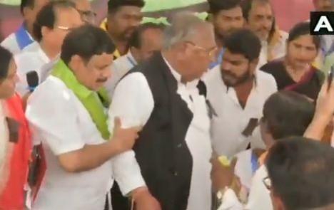 V Hanumantha Rao fighting