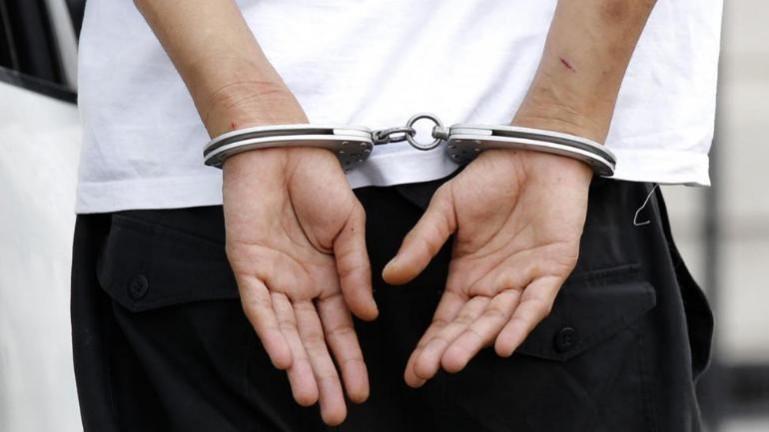 The accused Mell was approached by the girl's mother so that he could give her flying lessons. mell