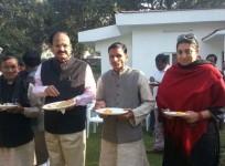 Surendra Singh with BJP leader Smriti Irani