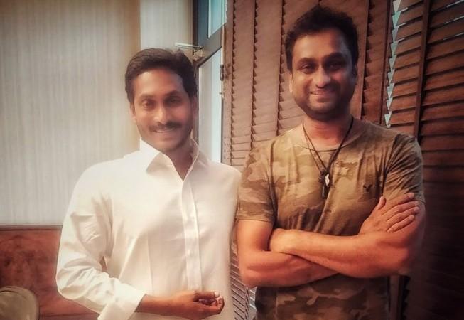 YS Jagan Mohan Reddy with director Mahi V Raghav YS Jagan Mohan Reddy with director Mahi V Raghav