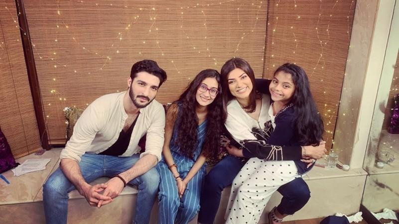 Sushmita Sen, Rohman Shawl, daughters Alisah and Renee. Sushmita Sen, Rohman Shawl, daughters Alisah and Renee.