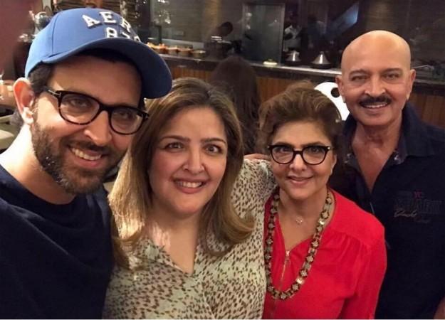 Hrithik Roshan, sister Sunaina Roshan, mother Pinky Roshan, father Rakesh Roshan