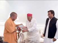 Yogi Adityanath Mulayam Singh Yadav