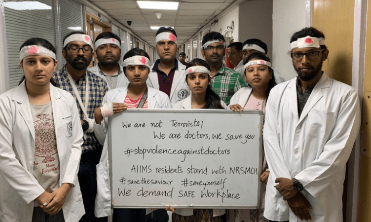 Residents doctors of AIIMS. Doctors protest
