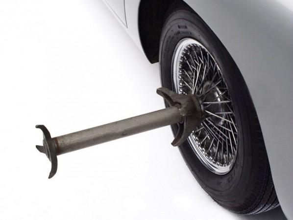 Bond car