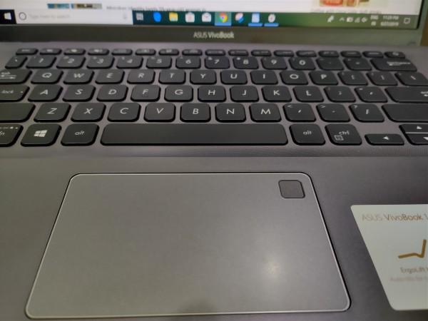 Asus VivoBook 14 review Asus VivoBook 14 review