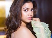 Sumona Chakravarti