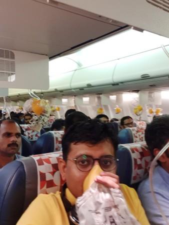 SpiceJet plane mumbai airport