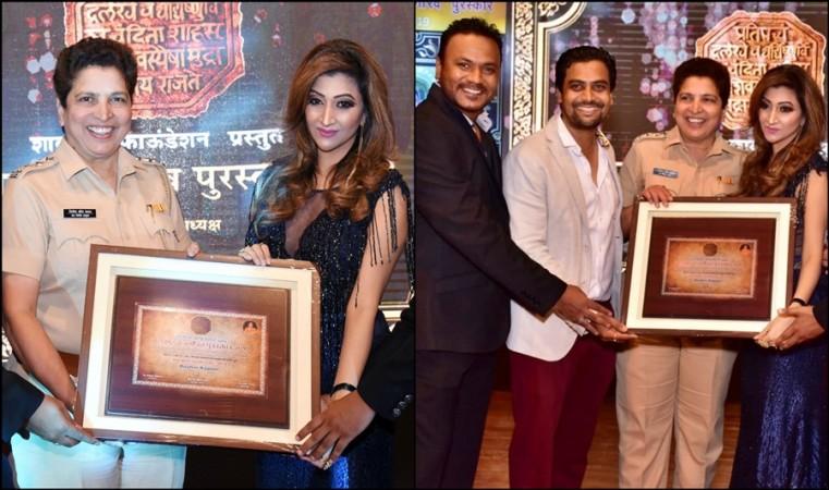 Model Roshni Kapoor receives award from ACP Neelam Jadhav Model Roshni Kapoor receives award from ACP Neelam Jadhav