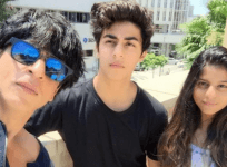 Shah Rukh Khan with Aryan and Suhana