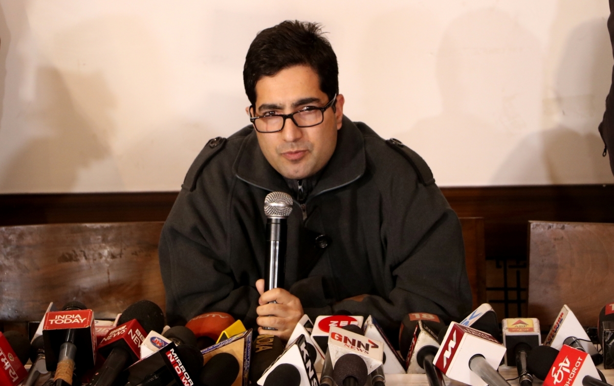 Bureaucrat-turned-politician Shah Faesal joins government service;  awaits new placement orders [details]