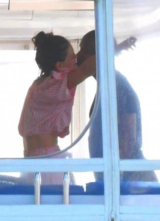 Katie Holmes and Jamie Foxx Katie Holmes and Jamie Foxx