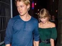 Joe Alwyn and Taylor Swift