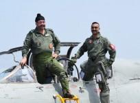 IAF chief BS Dhanoa with Wing Commander Abhinandan Varthaman on MiG-21
