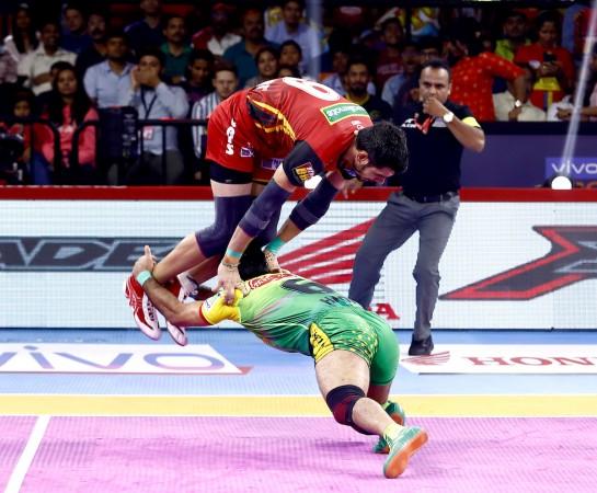 Rohit jumps over the defender in one of his crucial raids Bengaluru Bulls vs Patna Pirates