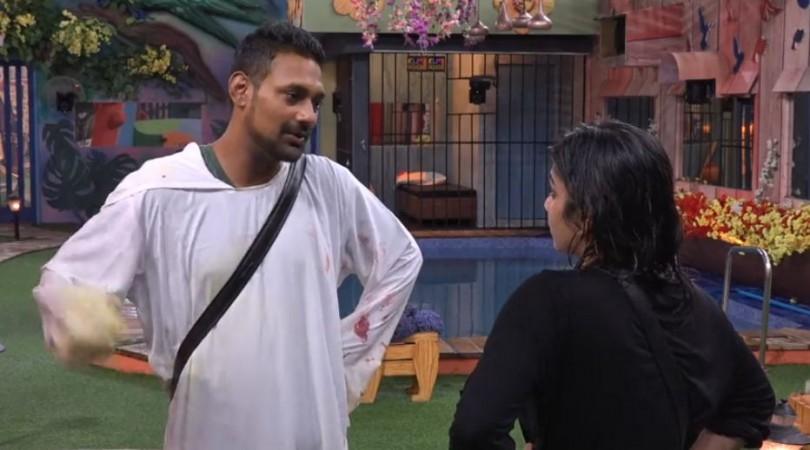 Punarnavi Bhupalam arguing with Varun Sandesh Punarnavi Bhupalam arguing with Varun Sandesh