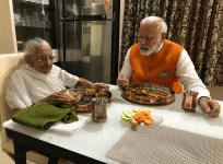 modi meets mother hirabeen