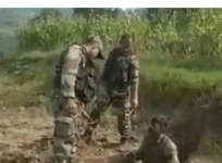 amrny personnel diffuing mortar shell in j&K