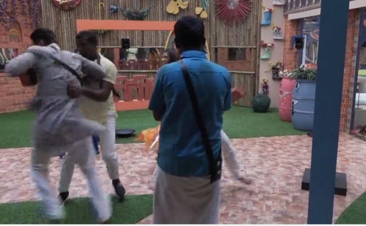 Rahul Sipligunj and Varun Sandesh's fight in Bigg Boss Telugu 3 house Rahul Sipligunj and Varun Sandesh's fight in Bigg Boss Telugu 3 house