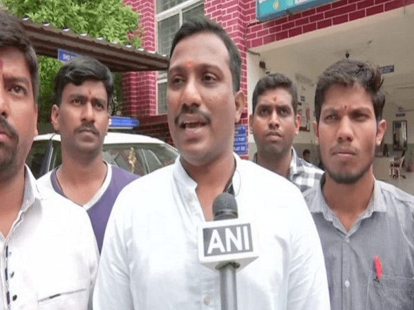 The group alleged that non-Hindus manhandle the men who come to the victim's rescue. Bajrang Dal