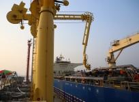 Crude oil tanker