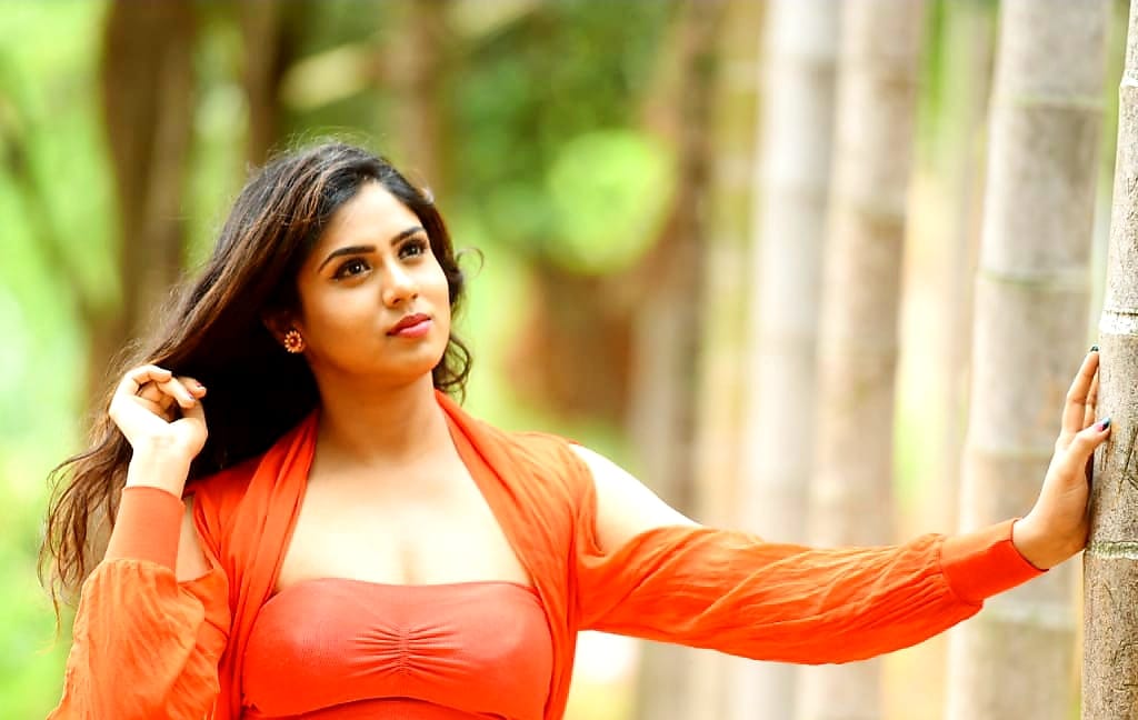 Chaithra Kotoor is the 16th contestant to enter Bigg Boss Kannada 7 house. Bigg Boss Kannada 7: Contestant 16: Chaithra Kotoor