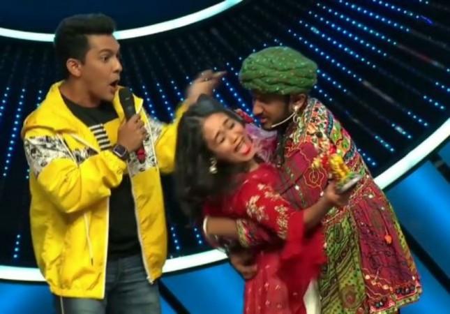Indian Idol 11 contestant kisses judge Neha Kakkar Indian Idol 11 contestant kisses judge Neha Kakkar