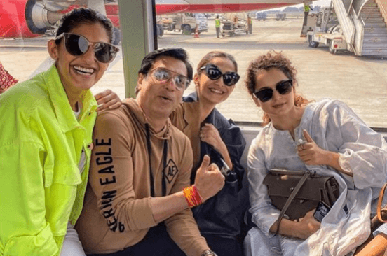 Sonam Kapoor and Kangana Ranaut's picture shocks netizens. Sonam Kapoor and Kangana Ranaut's picture shocks netizens.