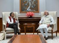 Abhijit Banerjee meets narendra modi