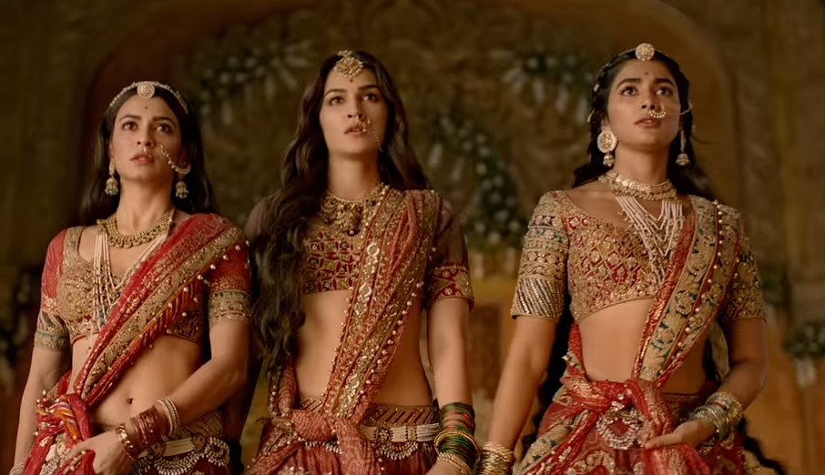 Watch: Akshay Kumar, Riteish Deshmukh and Bobby Deol declare their love for  Kriti Sanon, Pooja Hegde and Kriti Kharbanda in 'Chammo' from 'Housefull 4'