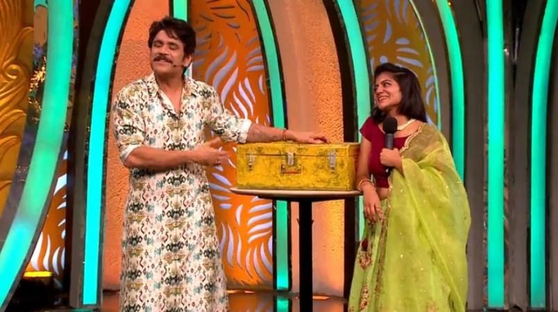 Siva Jyothi with Akkineni Nagarjuna on Bigg Boss Telugu 3 Siva Jyothi with Akkineni Nagarjuna on Bigg Boss Telugu 3