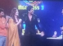 Ali Reza is seen with Nagarjuna, Rashi Khanna and Maruthi after his eviction from Bigg Boss Telugu 3