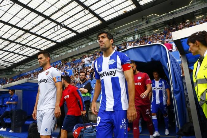 Players of the two teams come out for the contest Mendizorrotza