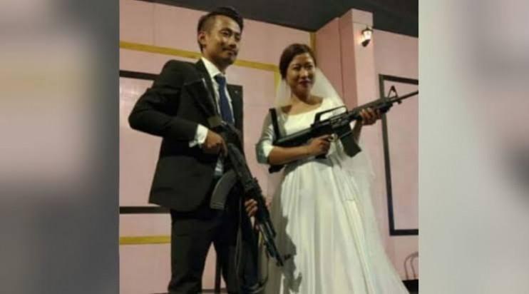 <span class= Guns