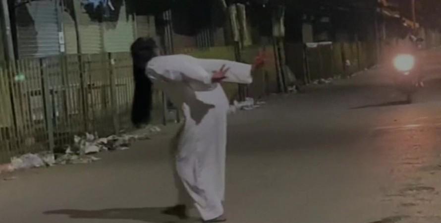 Bengaluru youth arrested for ghost pranking commuters near Yeshwantpur Bengaluru youth arrested for ghost pranking commuters near Yeshwantpur