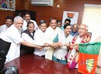 BL Santhosh with BS Yeddyurappa and other BJP leaders
