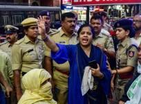 IMA investors protest outside Shivajinagar office based on a fake WhatsApp message