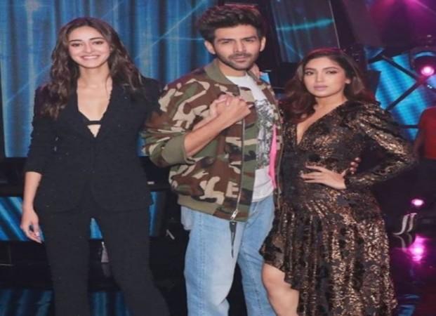 Pati Patni aur Woh stars Kartik Aaryan, Bhumi Pednekar and Ananya Pandey on Indian Idol 11 Pati Patni aur Woh stars Kartik Aaryan, Bhumi Pednekar and Ananya Pandey on Indian Idol 11