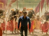 Salman Khan shaking legs with Sadhus in Hud Hud Dabangg