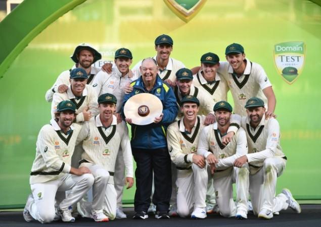 Australian team with the trophy Australia vs Pakistan