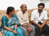 Manchu Manoj meets the Hyderabad rape victim Disha's parents