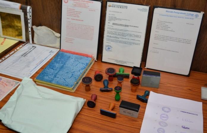 Fake certificate racket busted in bengaluru Fake certificate racket busted in bengaluru