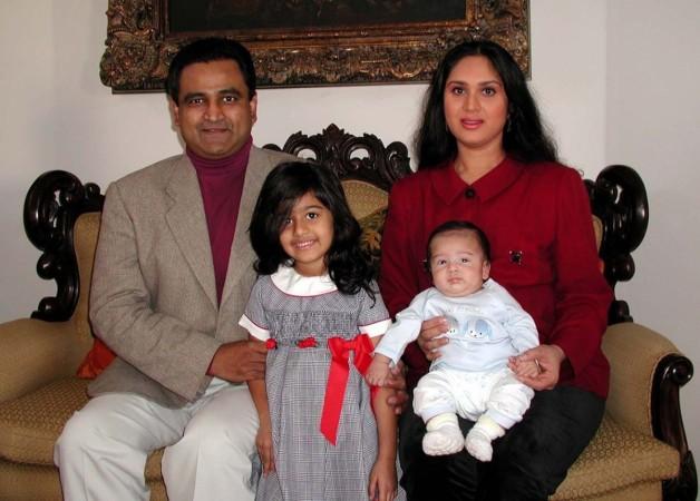 Meenakshi Seshadri with husband and two kids Meenakshi Seshadri